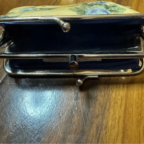 Vibrant Yellow and Blue Clutch with Classic Metal Clasp - Picture 2 of 2